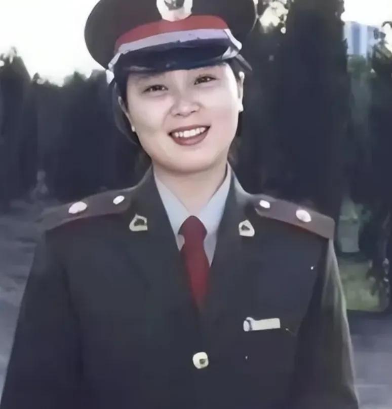 1989年，23岁清华女研究生，在去泰山的火车上爱上了一个35岁憨厚男子。父母嫌