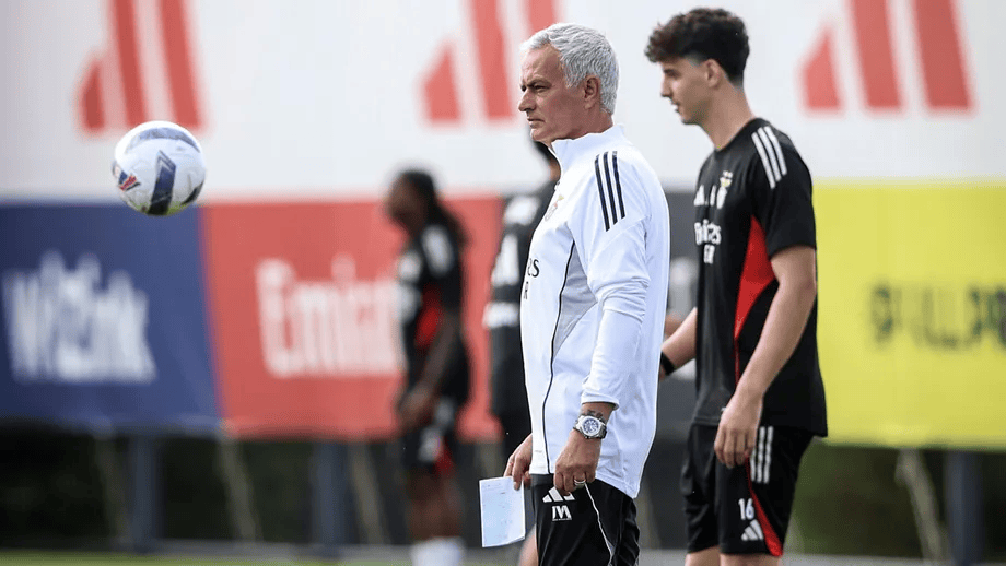 穆帅立下为本菲卡而活的承诺, 亲力亲为且大力提拔青训小将