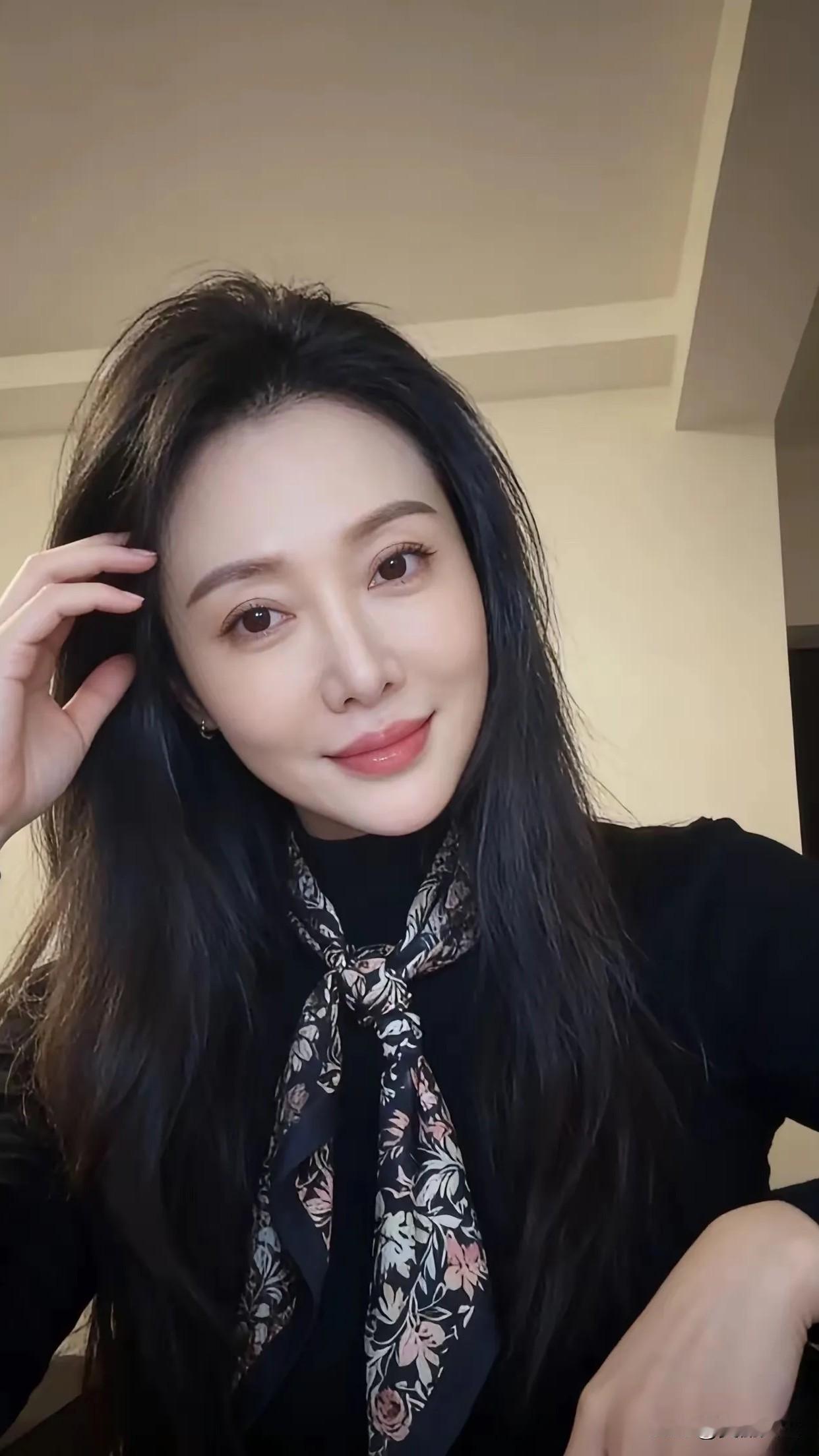 不用活的太明白，做个快乐自在的人，看淡所有的人和事，惜我者惜之。弃我者弃之。。