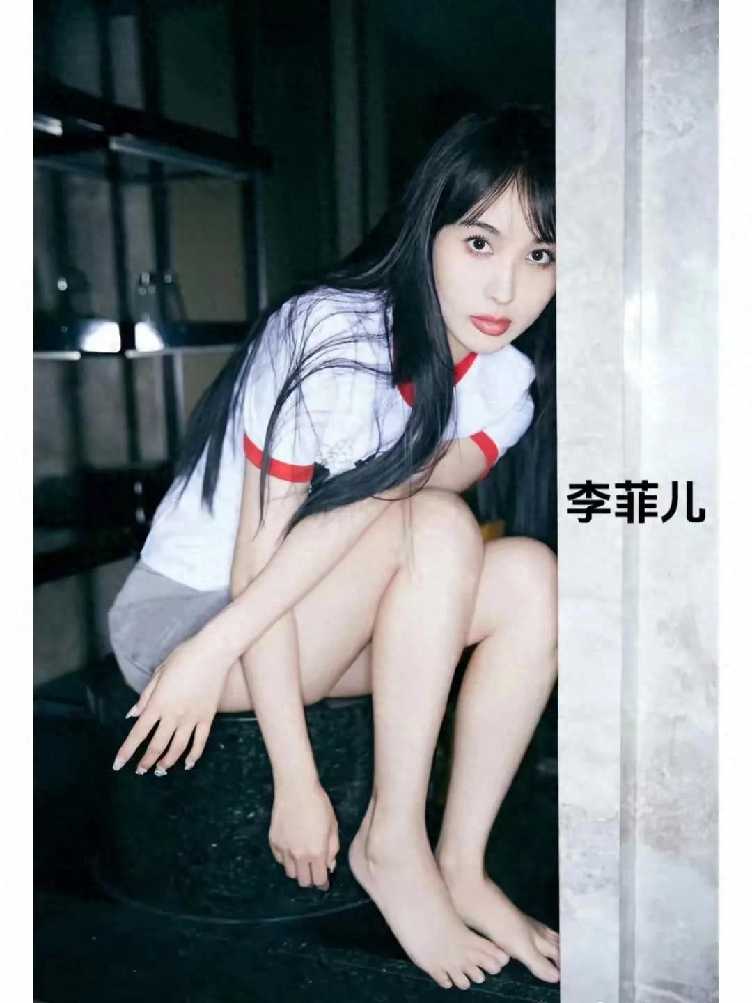 八位顶流女星秀大长腿，身材真好，不愧是娱乐圈顶级身材