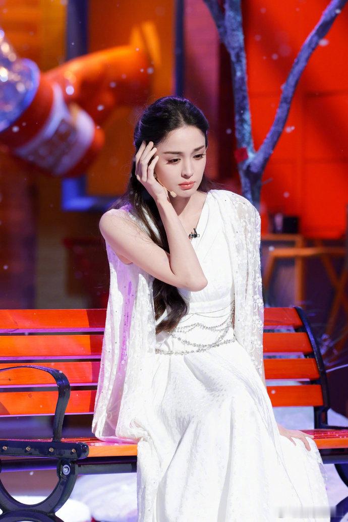 仙气绝了！娜扎cos小雪状态绝佳，完美诠释经典角色～