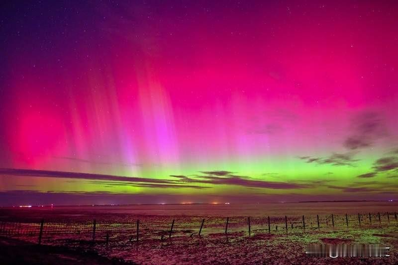诸葛亮历史地位高，原因可不少。他有经天纬地之才，未出茅庐便知天下三分，隆中对为刘