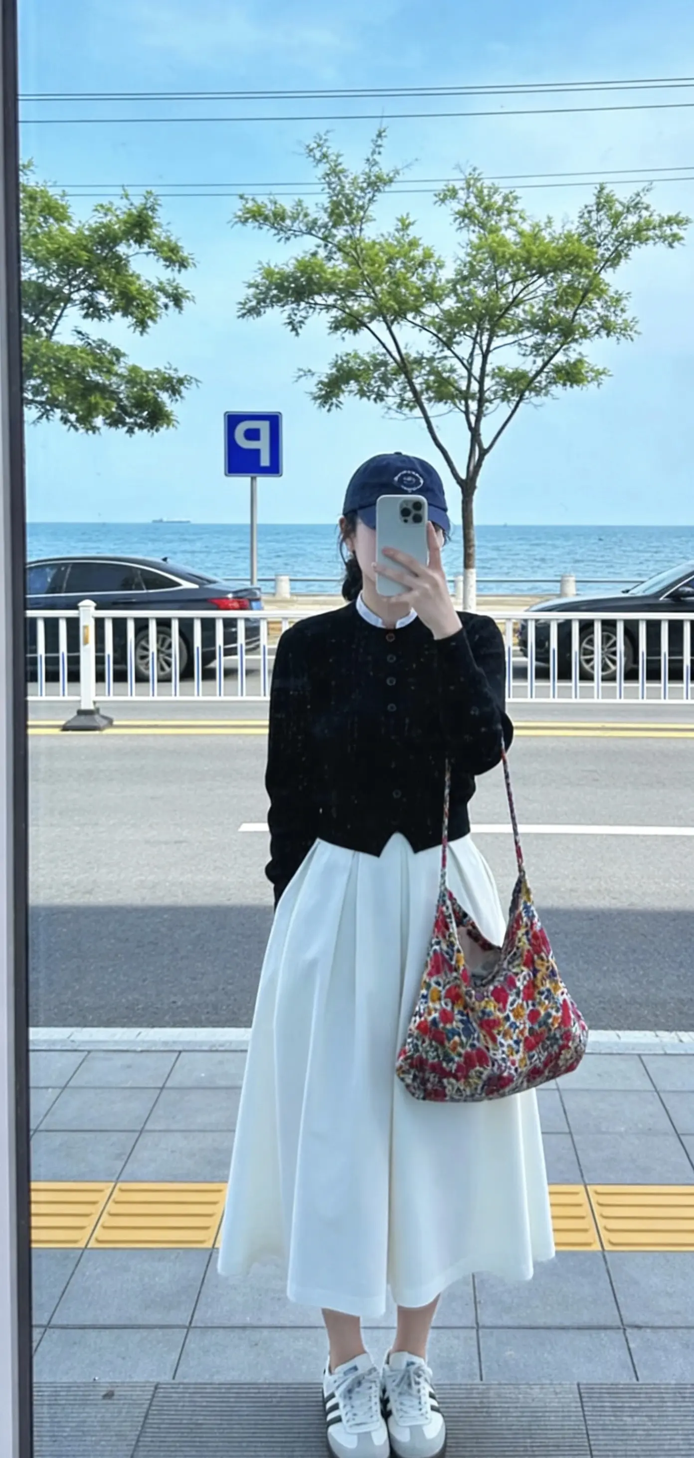 经历了太多，也许又老了一岁，不喜欢毫无意义的社交，不喜欢人喧闹的人群...