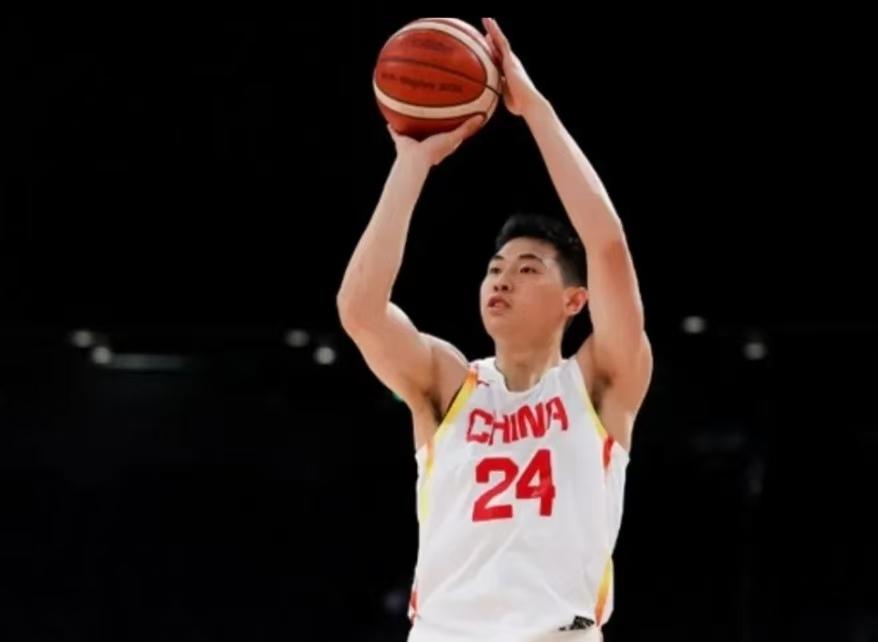 双刃剑锋线崔永熙：攻防可横跨1‑4号位，优缺点同样突出崔永熙是国内天赋亮眼