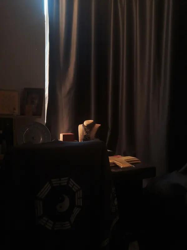 玄学真的灵验吗？这还真不好说。玄学起源于老庄易三玄之学，后来演变成命理、风水、占