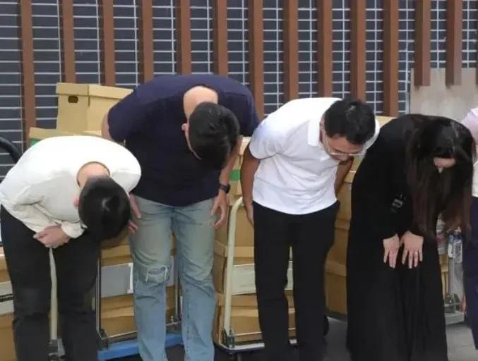 大罢免如火如荼进行中，罢免民进党立委吴思瑶、吴沛忆的团体“地动删瑶”与“忆事吴成