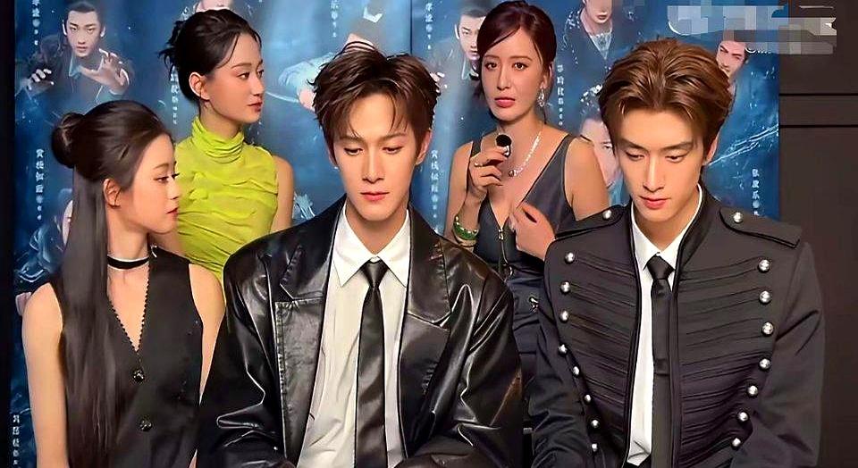 制片人张萌直播哭了，为《冰湖重生》这剧。筹备八年，实景拍摄，零下低温硬抗