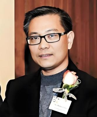 大贪官的儿子程慕阳，2000年逃去加拿大，在当地混成了富商，还送女儿进政坛想洗白