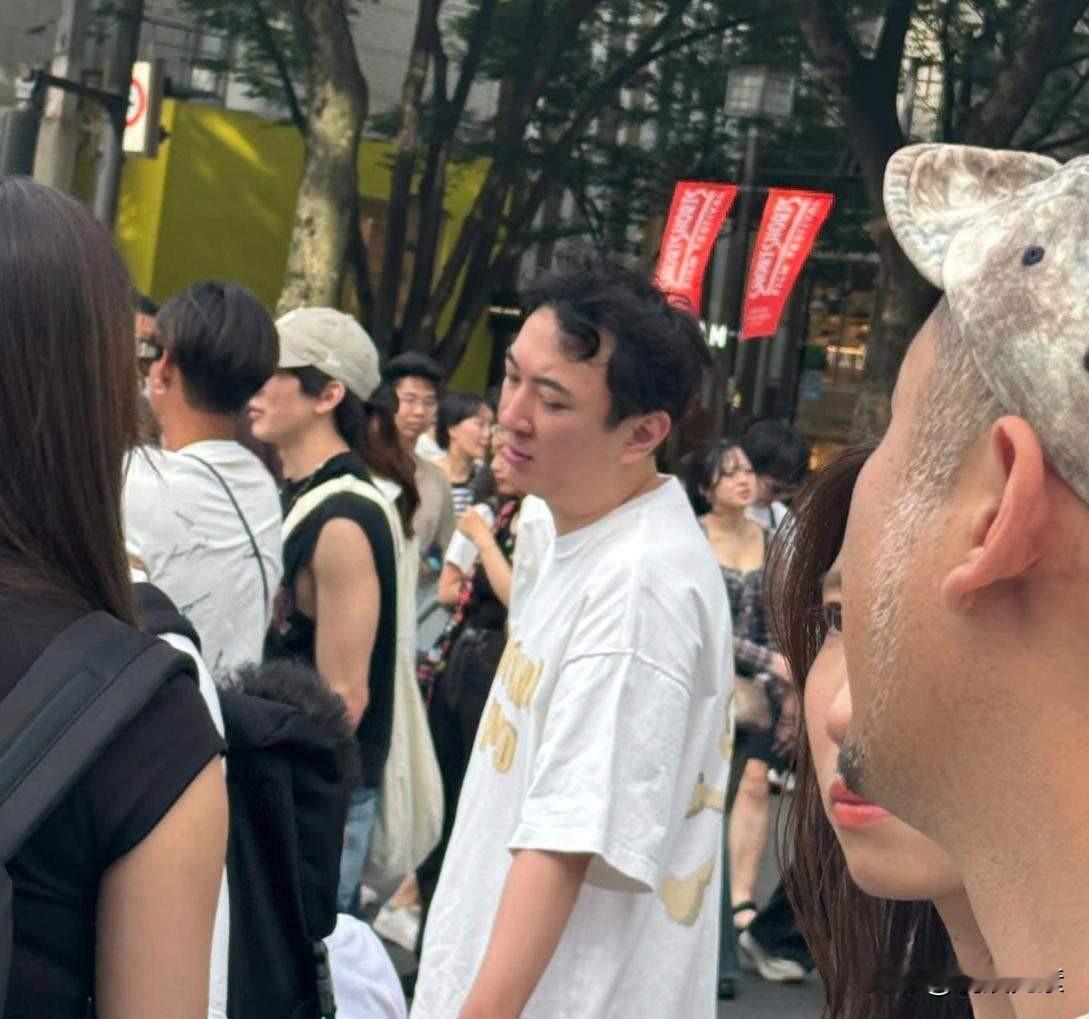 真的很羡慕万达公子王思聪，没有偶像包袱，没有经济压力，无忧无虑，没有烦恼，