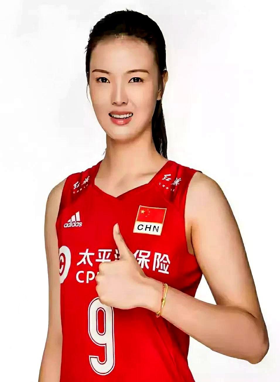 张常宁的运动员生涯，履历确实够硬。奥运会、世界杯、亚运会，各种冠军拿到手软，个人