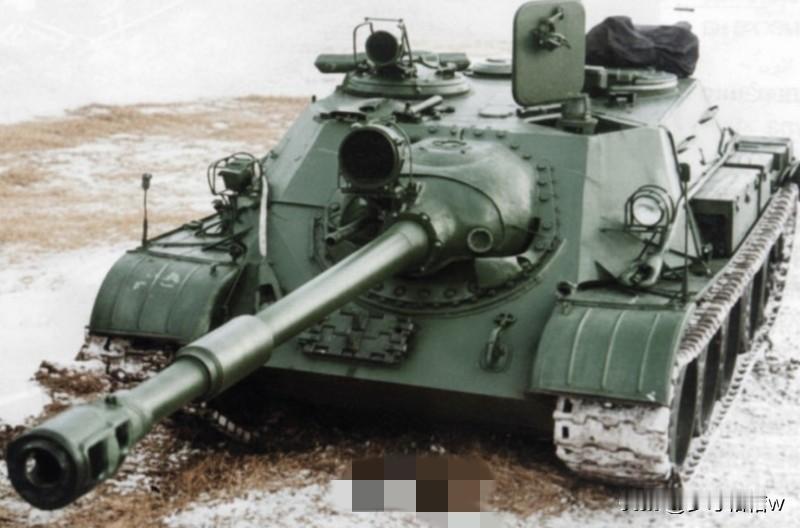 第二次世界大战结束以后，苏联军事工业在较轻底盘上搭载较大口径火炮以获得新型反坦克
