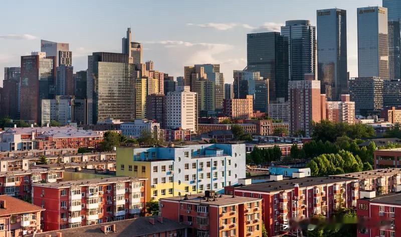 今年这个楼市小阳春热度其实不如去年的时候。去年楼市小阳春里面，北京房价明涨了，