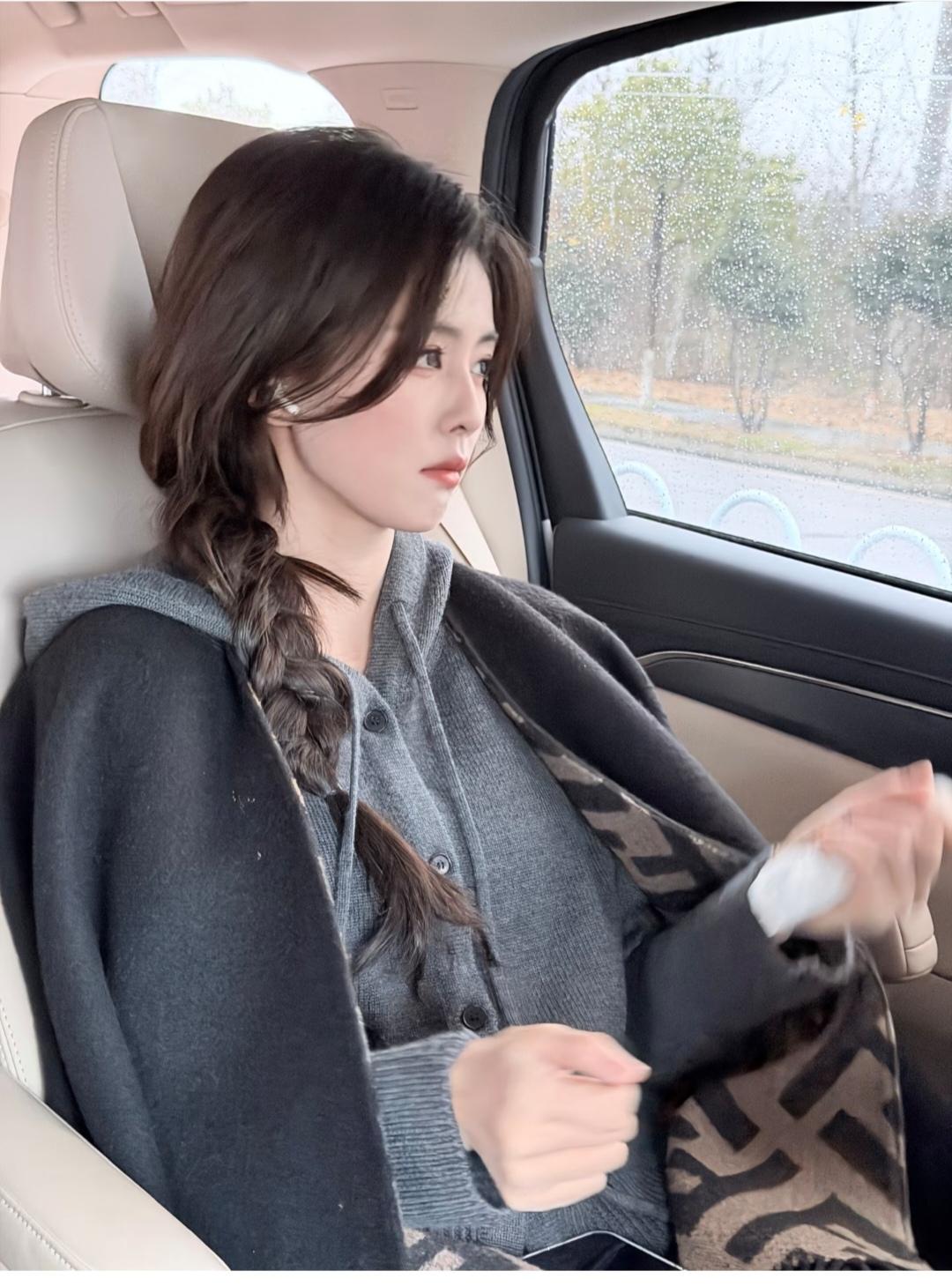 白鹿，普通的大衣和毛衫，穿上都那么好看。