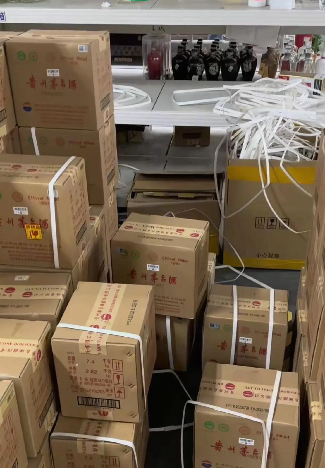 别再执迷不悟了！济南一老板2021年2800元/箱囤了500箱，如今市价170