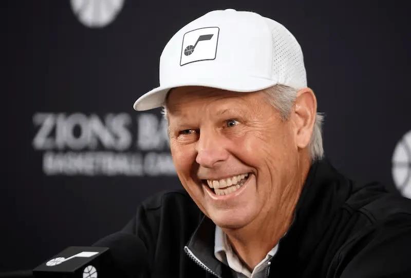 安吉：活塞想要马尔卡宁这个好谈，我吃点亏你拿奥萨尔为主体匹配工资后在补2-3个首