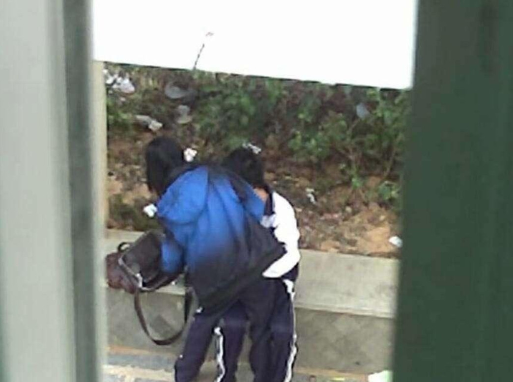 上海15岁少年恋爱风波：家长索赔16万，法院判决出人意料！