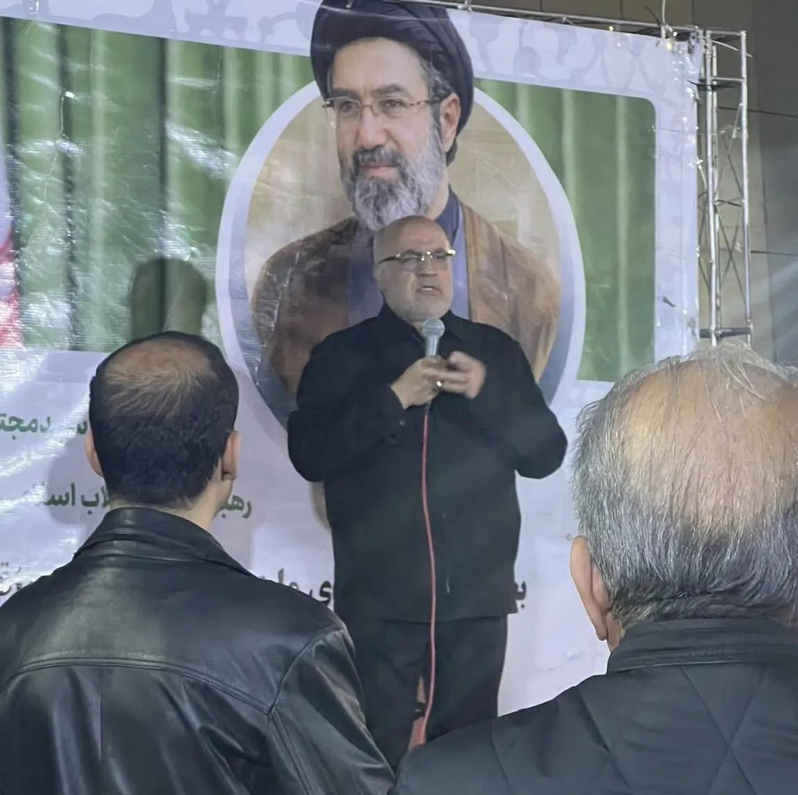 伊朗前大使穆杰塔巴·阿曼尼表示：“伊朗连偏远非洲村庄里一个孤独的抵抗战士都不会抛