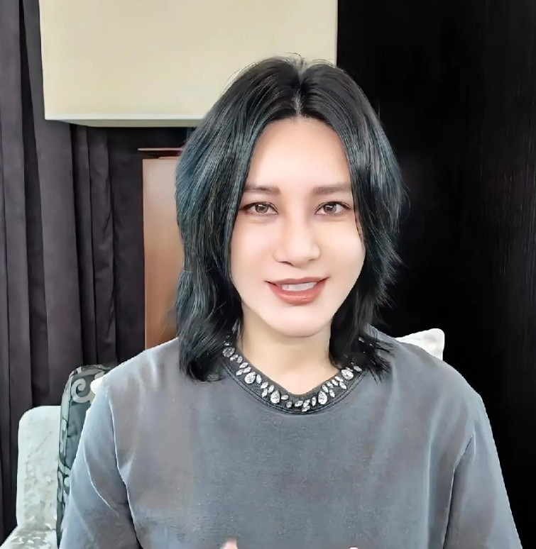 勤奋读书真的有用！尚雯婕在巴黎街头，偶遇几个态度轻浮的年轻老外搭讪。这几人听