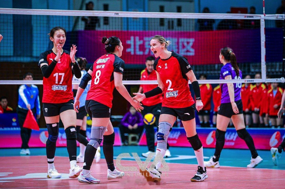 排超联赛过了三轮，上周期抓青训的效果明显体现，各队能打球的球员普遍多了，也推动