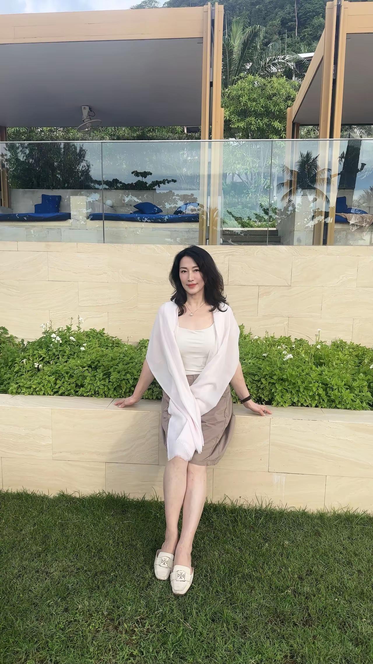 成熟稳重大气，尽显少妇的美。