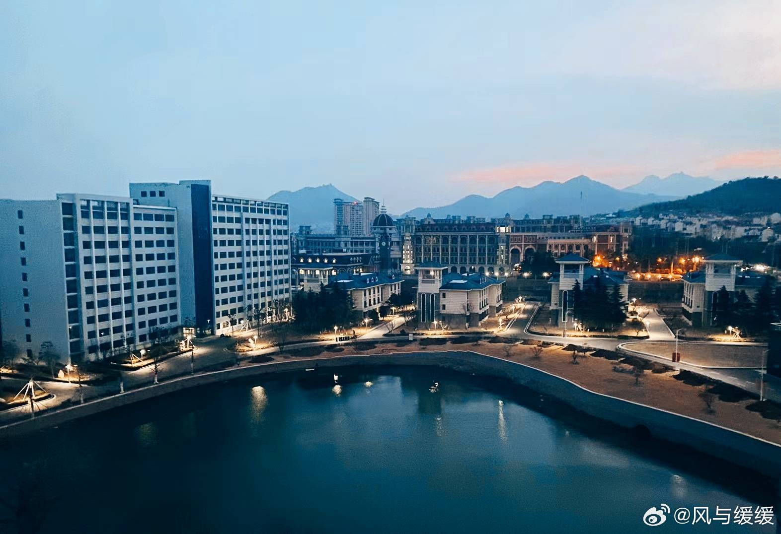 宝子们，张雪峰这话真的要刻进DNA里！选专业真的不是小事，尤其是咱们女孩子，一步