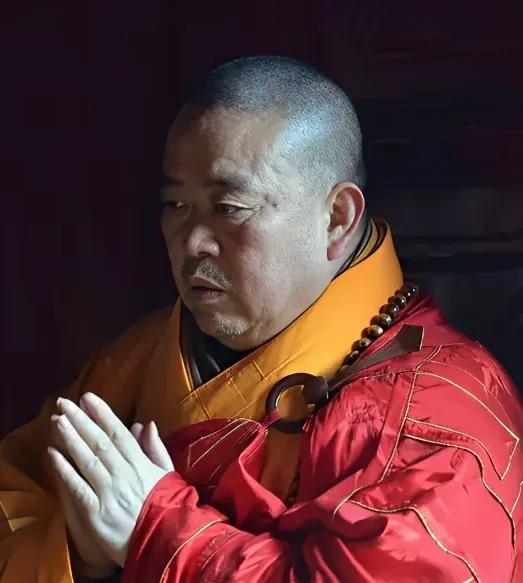 郑州这区位优势绝了，“米”字型高铁核心枢纽，完胜国内所有其它城市。遗憾的是，