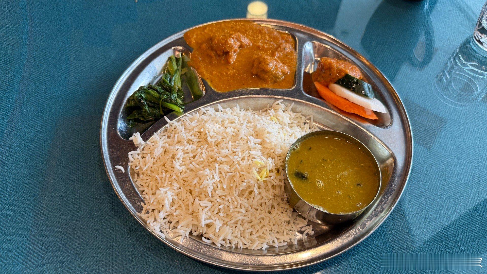 重庆工商大学涉事学生道歉很庆幸,这次的“目标”是位女性老师。如果这位老师是男的