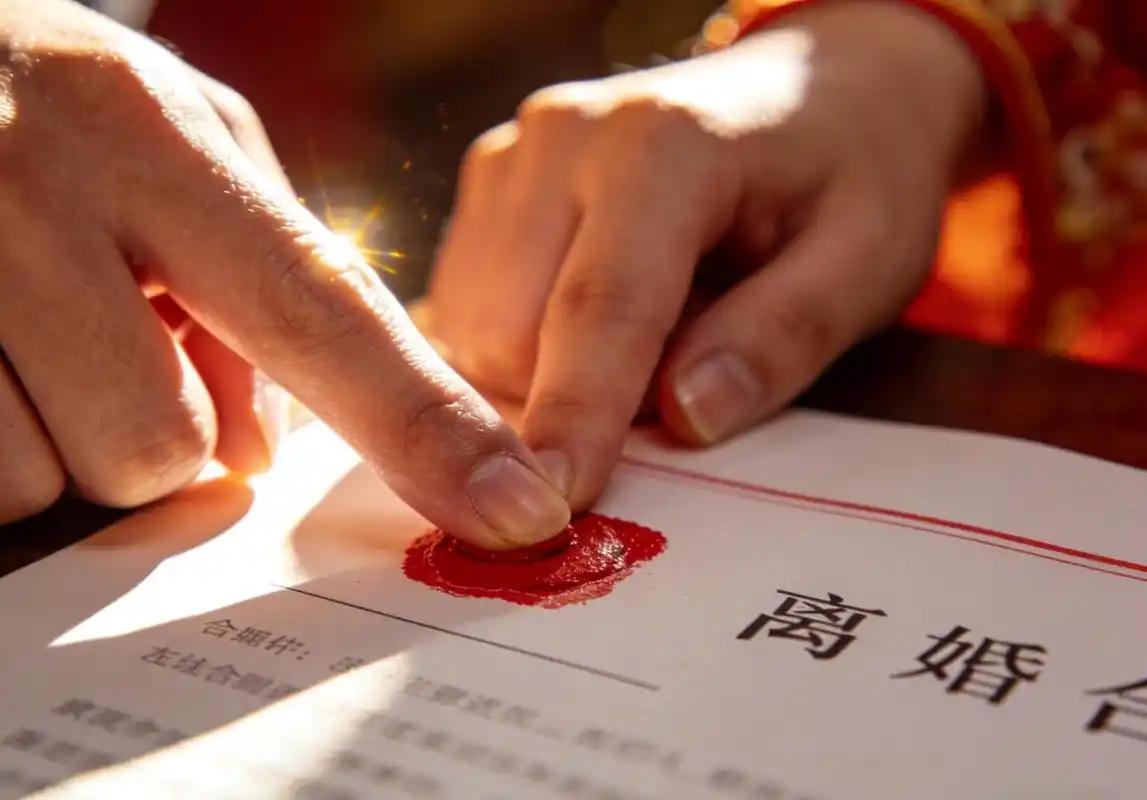 现在00后扎堆离婚，离婚率有多高？90%的父母都没看明白。 说出来你都不敢相