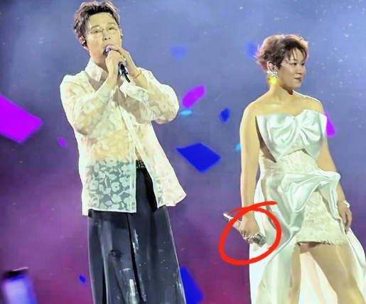 小沈阳啊小沈阳，你这演唱会可真是让人哭笑不得！我花680块买票，跑300