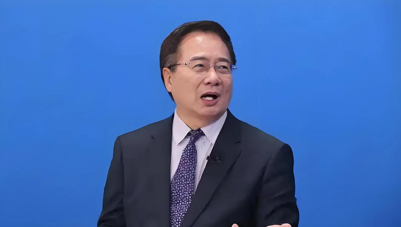蔡正元就是一介书生，不懂轻重缓急，不懂主要矛盾。他其实也不懂政治，他当国民党秘书