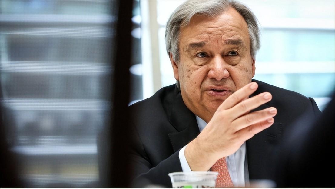 秘：大哥，该交费了，账上快见底了，撑不到7月。美：没钱！地主家也没余粮了。