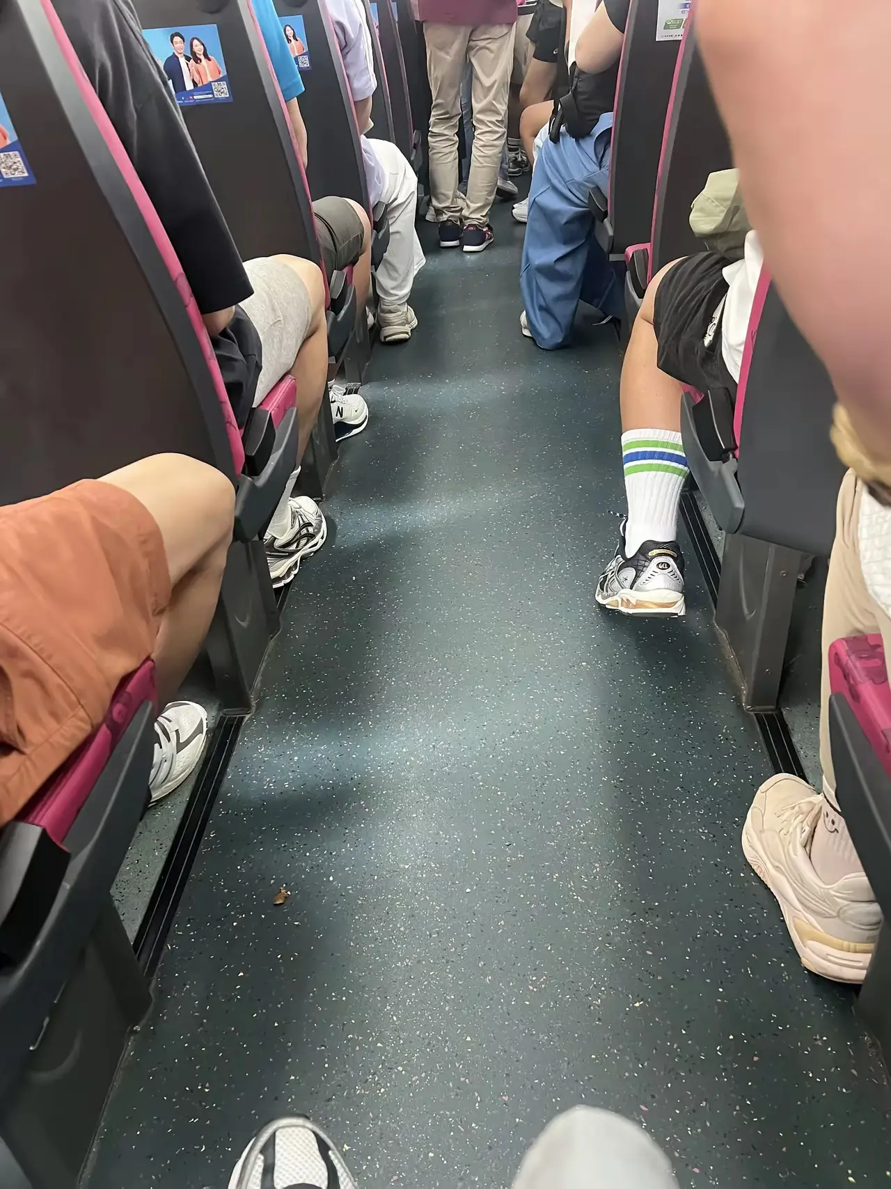 香港人的鞋是ZF统一发的吗？