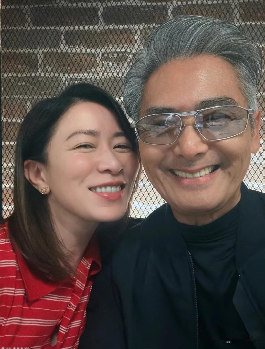 世纪上最公平的就是每个人都会老。发哥、阿佘、苗侨伟戚美珍夫妇、白茵、吴卓羲、黄宗