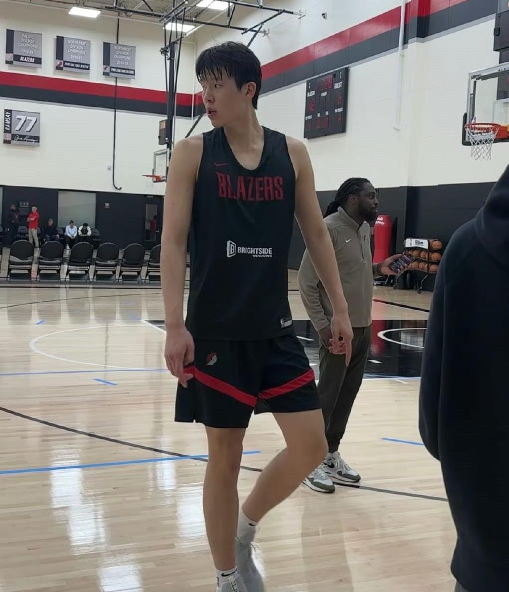 杨瀚森首选试训波特兰开拓者，但被选中几率应该不太大。5月29日，赴NBA选秀的