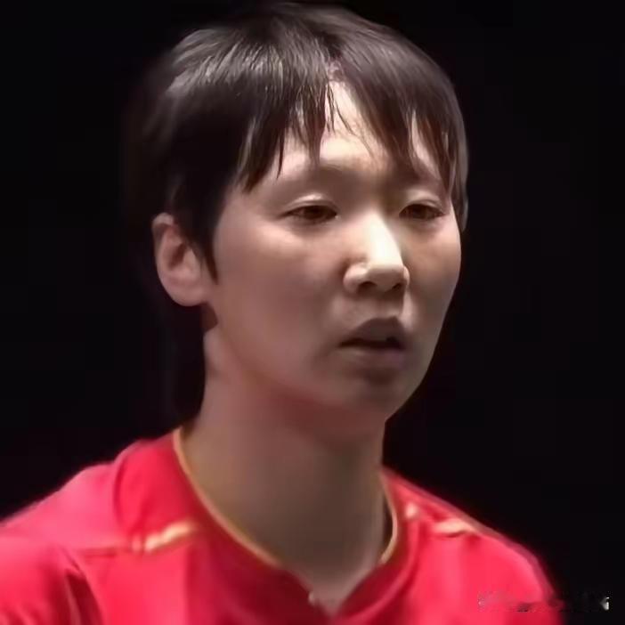 这次多哈，王曼昱真的太难了。​原本是个二当家，天塌下来有个高的顶着，现在孙颖莎