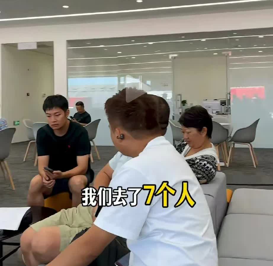 华为PK粗粮，4S大饭店比拼，天上地下，冷暖自知！如图所示，话说：7个人开华