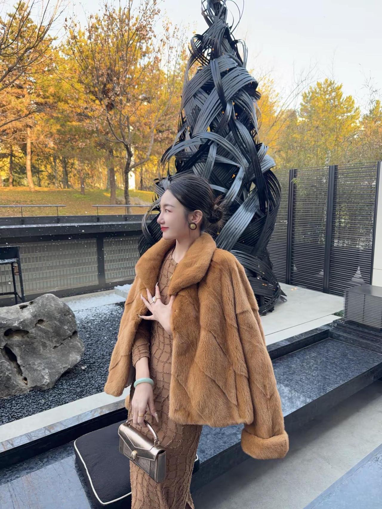 权威女人不能不穿貂🦅穿搭日记水貂高级感穿搭