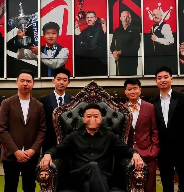 赵心童和吴宜泽夺冠先谢丁俊晖，真不是客套，全是真金白银的情分。丁俊晖在英国谢菲尔德开了个学院，一年收