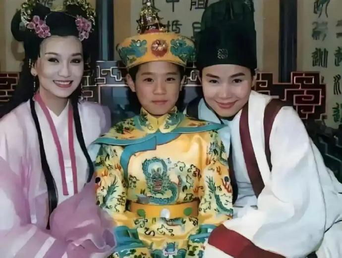 还记得他吗？《新白娘子传奇》里的小演员小仕林，真名廖威凯，80年代最火小童星