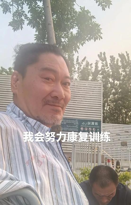 刘伟，网名易博云天，他是相声名家师胜杰先生的弟子，今年好像是57岁。在“七月风