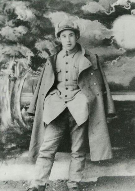 1949年，李厚坤出任三野十兵团后勤部长，谁知上任途中，却遭到了300多名土匪的