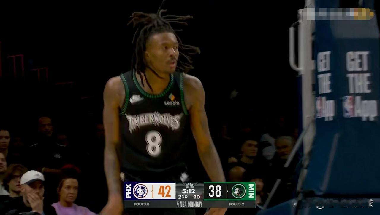 森林狼大将海兰德真是好样的！在今天森林狼主场迎战太阳的上半场比赛中，海兰德替补出