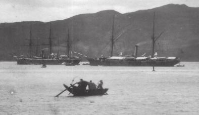 敌人的炮管都快怼到脸上了，我们居然还在翻书查国际法？1884年，马尾海战，法国舰