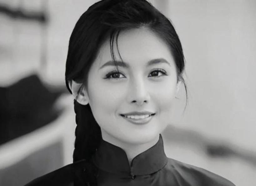 1978年，女知青李亚茹返城前夜，她颤抖地解开衣扣，对丈夫说："今晚，我们做最后