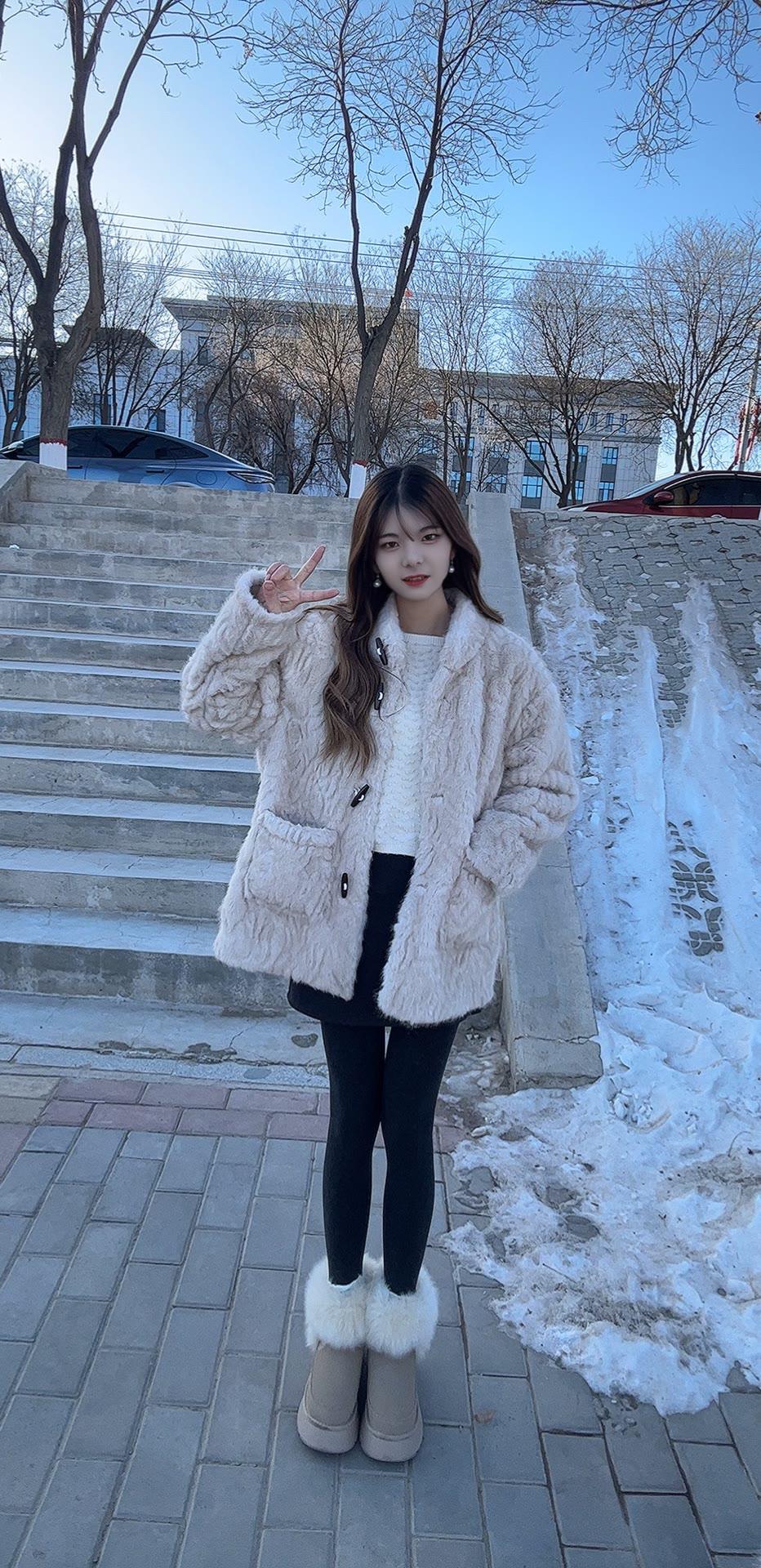 分享美女穿搭服饰