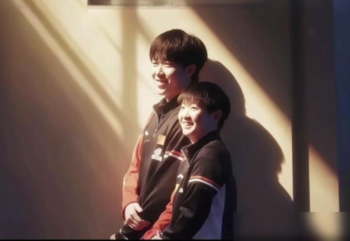 我算是明白了头哥这次带伤出征，又一次保护了莎莎！突然就豁然开朗了！这次南京乒