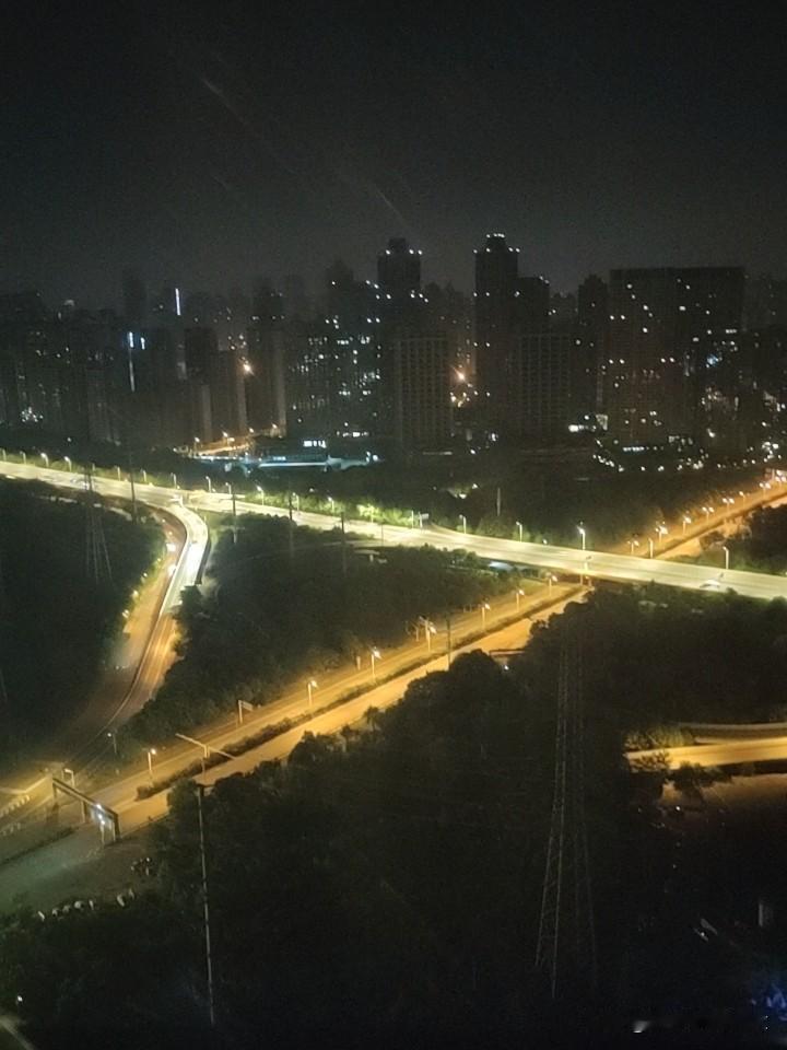 今天又是一个无眠的夜晚，想不到更年期竟然把我的睡眠更走了。现在是凌晨2点50