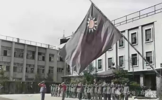 根据《波茨坦公告》和《中国驻日占领军备忘录》，中国在日本驻军地区为四国岛。东京由