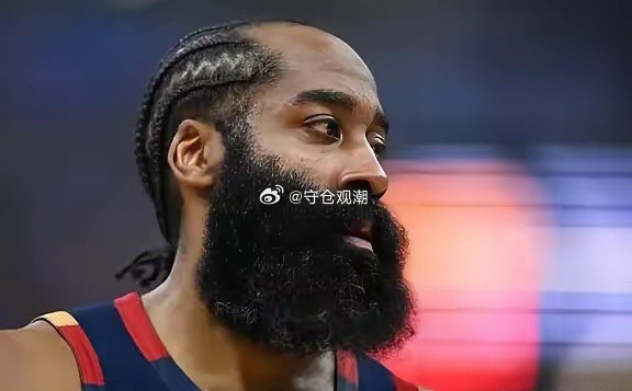 哈登真的太低调了！看清定位，放下光环，成熟得让人心疼近日骑士球星哈登在采访中，聊