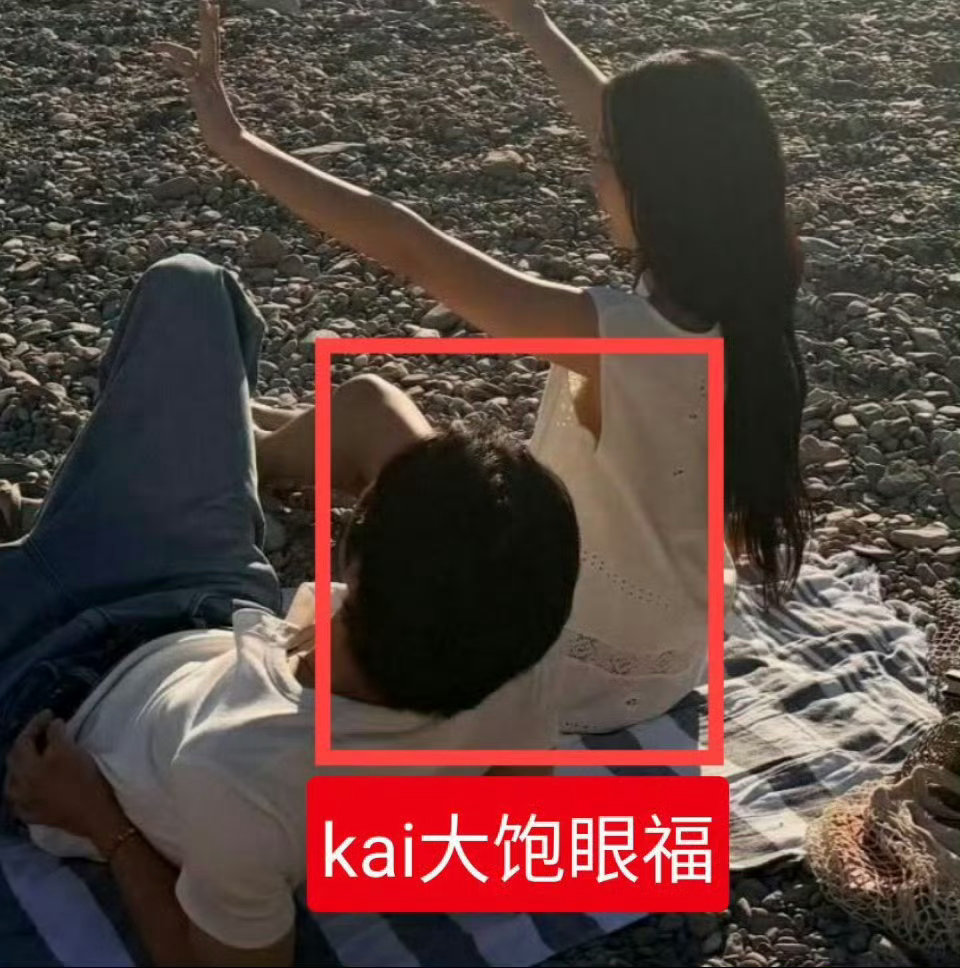 我说白了jennie出道十年八个火包友、情侣项链、把男友吃两个月的鱼子酱拍下来